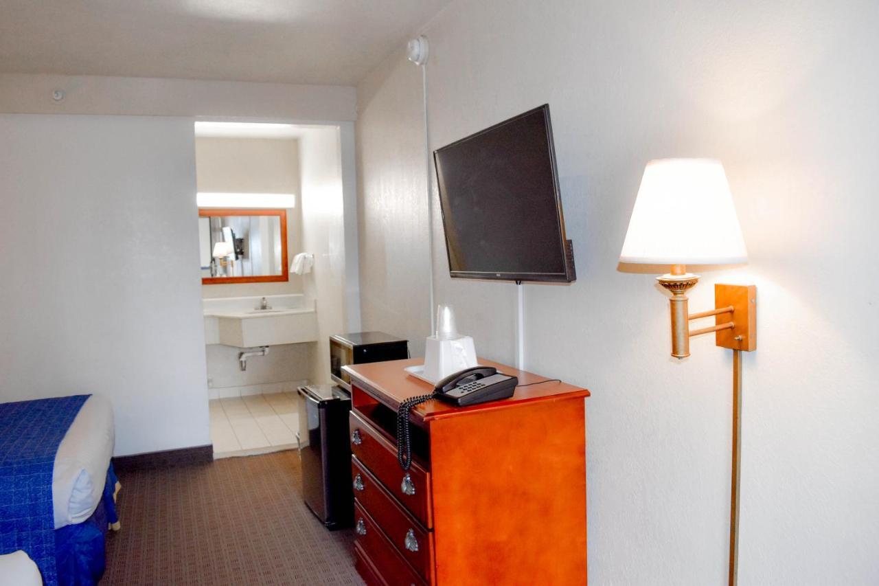 Attleboro Motor Inn Eksteriør billede