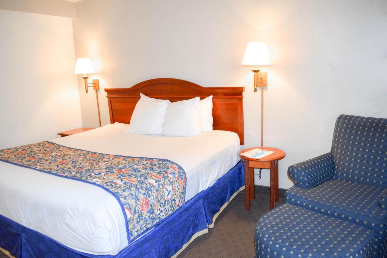 Attleboro Motor Inn Eksteriør billede